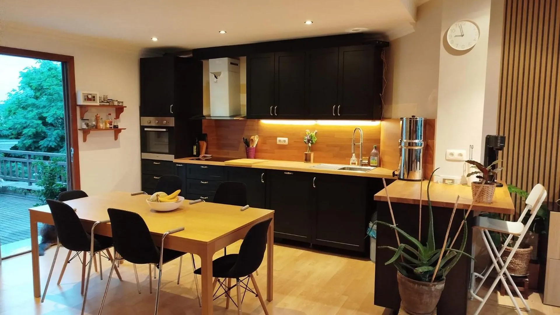 Appartement De Charme En Plein Coeur De Liège 0*,